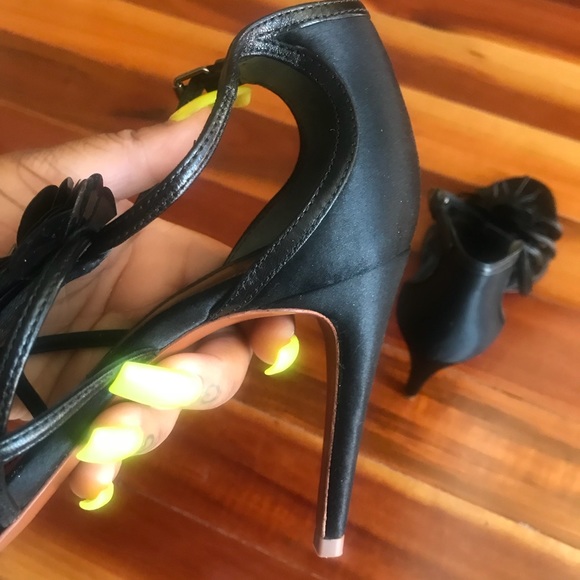 Tory Burch Heels - Picture 5 of 6